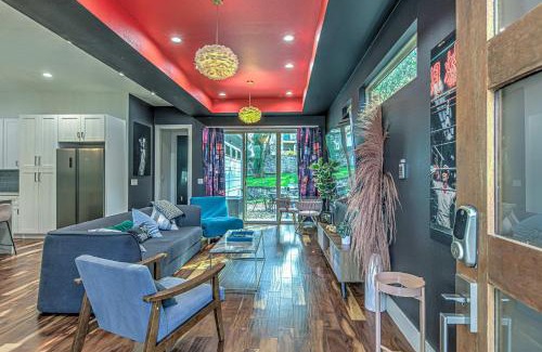 MLK House | Unique 3 BDR family for 10 Near Downtown & 6th St