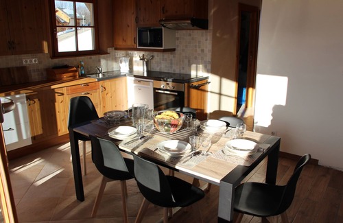 Villard-Reculas Apartment | Exceptional 3-Bedroom Apartment with Hot Tub & Sauna