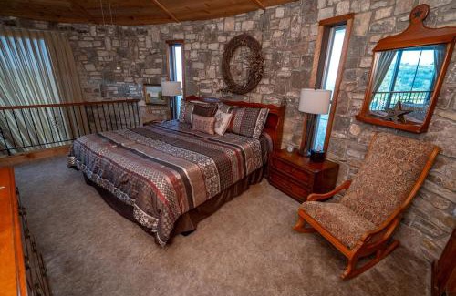 Eldorado House | Unique 360-Degree Views of Texas Hill Country at Circular Stone Cottage Rental