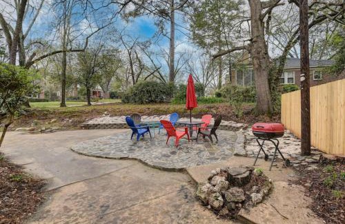 Eau Claire House | Inviting 3BR Retreat - Perfect for Families and Friends