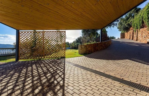 Peponidhes Villa | Private 4-Bedroom Villa with Pool and Ocean View Getaway