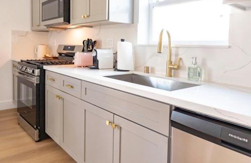 Mid City Apartment | Unique 4-bedroom House 3-levels
