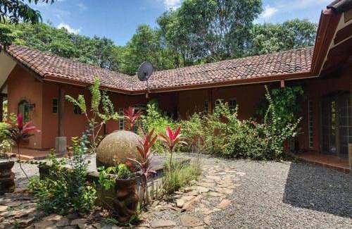 Coyolar House | Distinctive Architectural Homes with Pool & Pet-Friendly Stay