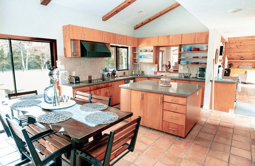 Wellborn House | Unique 5-bedroom country home. In the middle of nowhere. close to everything!