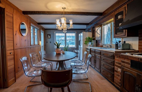 Norwich Cabin | Pet-Friendly 5BR House Near All Casinos - Rated 9.4/10