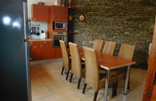 Ploumoguer Cottage | Pet-Friendly Comfort Near Iroise Sea with Ocean View