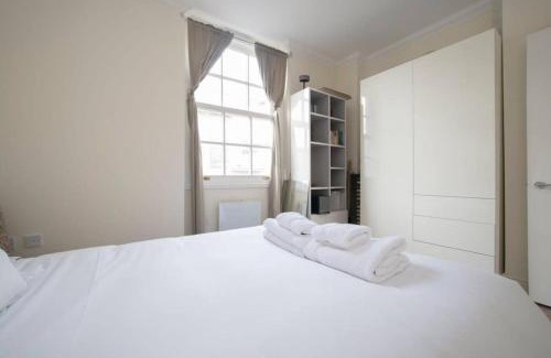 Dalston Apartment | Cozy 1 Bed Flat in Dalston - Family-Friendly Retreat