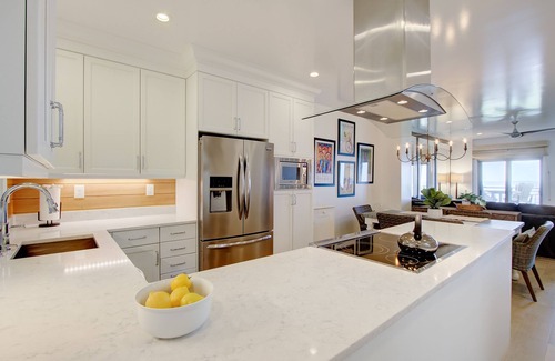 Kiawah Island Condo | Stylish Oceanfront Condo with Hot Tub & Perfect 10 Rating