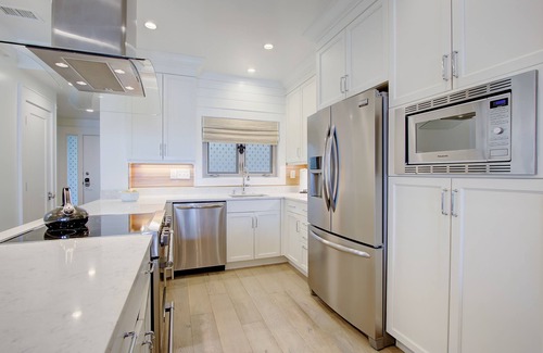 Kiawah Island Condo | Stylish Oceanfront Condo with Hot Tub & Perfect 10 Rating