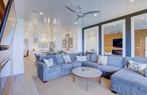 Kiawah Island Condo | Stylish Oceanfront Condo with Hot Tub & Perfect 10 Rating