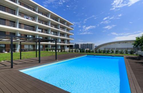 Campanha Apartment | Remarkable Antas Park: Family-Friendly with Pool Access
