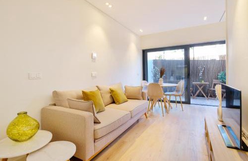 Campanha Apartment | Remarkable Antas Park: Family-Friendly with Pool Access