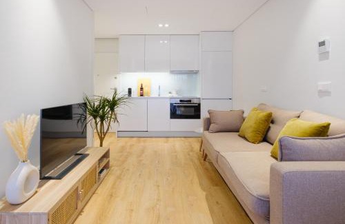 Campanha Apartment | Remarkable Antas Park: Family-Friendly with Pool Access