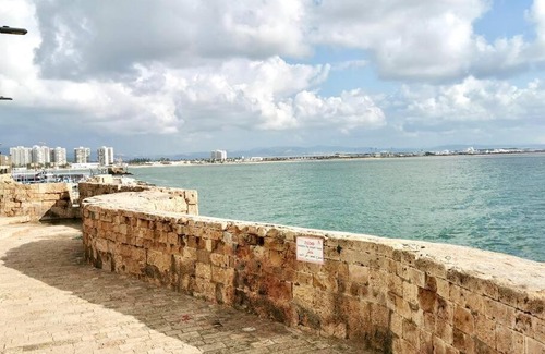 Acre Old City Apartment | Inviting Apartment with Jacuzzi for Family Getaways