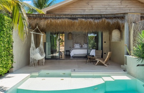 Bophut Villa | Exclusive Beachfront Mansion with Pool & Ocean Views