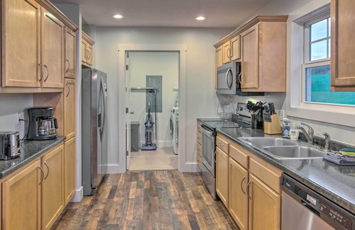 Leicester House | Exceptional Blue Ridge Haven Near Asheville with Spa & Breakfast