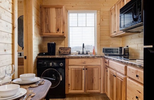 Bluff City Cabin | Experience Unique Cabin Studio in Heart of Tri Cities