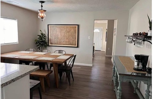 Albuquerque House | UNIQUE Charming 3-bedroom house in lovely Albuquerque with AC