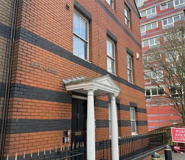 Southampton City Centre Apartment | Stylish City Center Apartment with Free Parking