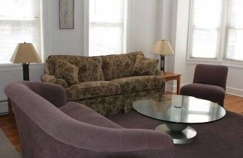 Lenox Condo | Quaint Condo in Peaceful Area - Steps from Downtown