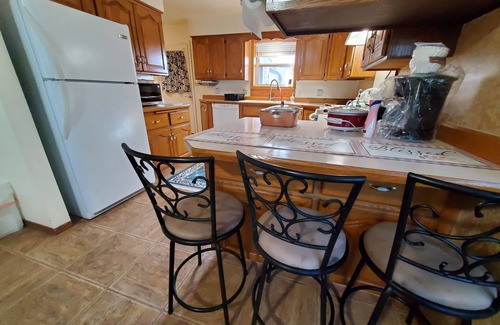 Lapoint House | Comfortable Country Home with Spa & Breakfast for Guests