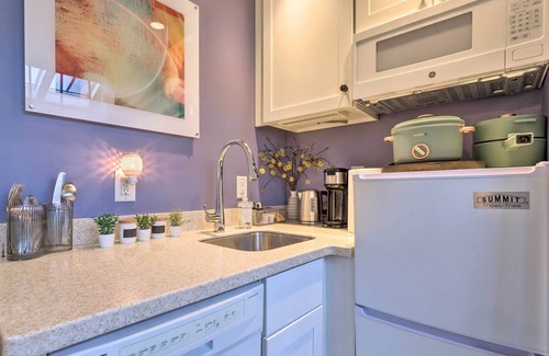 Downtown Apartment | Cozy Downtown Studio with Spa and Breakfast in Historic Mall