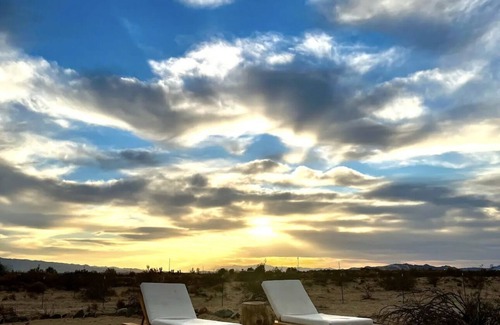 Wonder Valley Cabin | Quaint Retreat with Pool & Hot Tub Near Joshua Tree Park