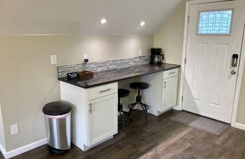 South View House | Discover Unique Creekside Retreat with Family-Friendly Amenities