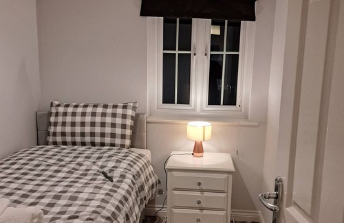 Shafton House | Visit the Unique Cudworth Inn Near M1 for Your Getaway