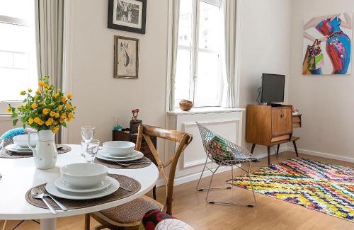 Santa Maria Maior Apartment | Stylish Design Apartments with Wheelchair Access & Dining