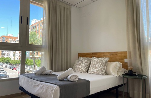 L'Amistat House | Discover Unique Estudio 5: Relaxing Spa & Family-Friendly