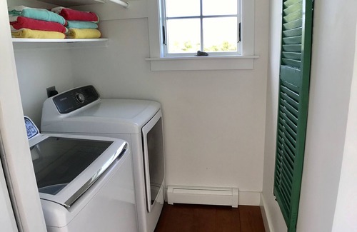 Middletown House | Unique Property Near Third Beach with Spa & Pet-Friendly Options
