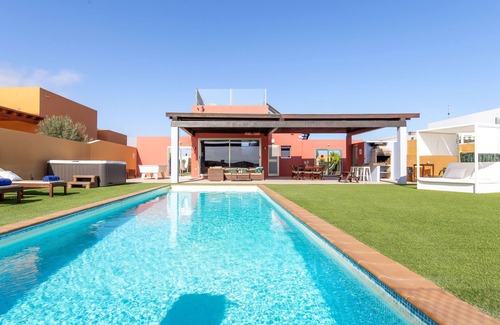 Costa de Antigua Villa | Idyllic Family Villa with Spa and Ocean View Retreat