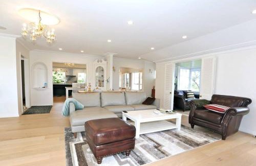 The Gardens House | Unique farm house in Totara Park