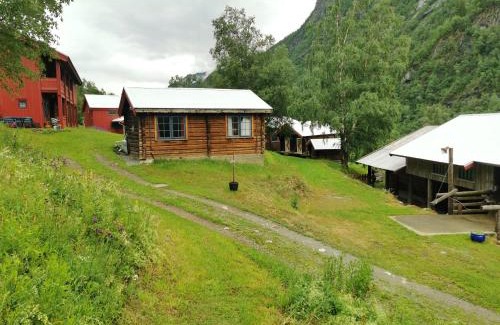 Tinn Ski Chalet | Enchanting Farm Stay Amidst Rjukan's Steep Mountains