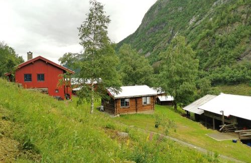 Tinn Ski Chalet | Enchanting Farm Stay Amidst Rjukan's Steep Mountains