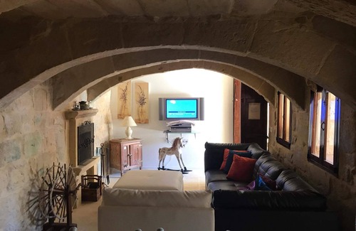 Gharb Other | Inviting Farmhouse Retreat with Pool & Jacuzzi - Rated 9.8