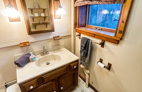 Spencer Other | Discover a Unique Forest Retreat with Spa and Hot Tub