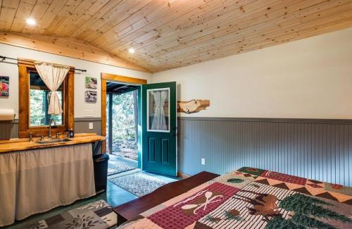 Maple Falls House | Unique Glamping Experience, Pet Friendly, Sleeps 2
