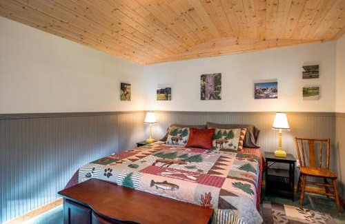 Maple Falls House | Unique Glamping Experience, Pet Friendly, Sleeps 2