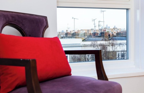 Parsons Green and Walham Apartment | Unique Gorgeous 2BR w/Balcony & Office in Chelseann