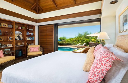 Kamuela House | Contemporary Hawaiian Pod Home with Oceanfront Views