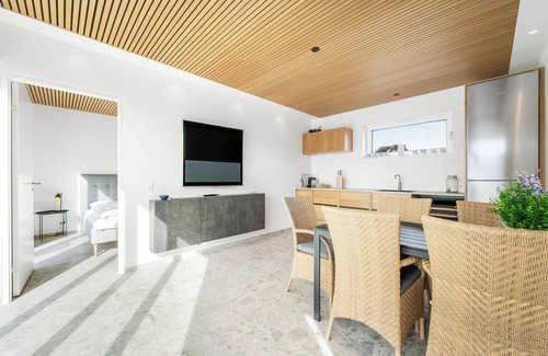 Sondervig Cottage | Spacious 5 Bedroom Getaway in Ringkøbing with Pool