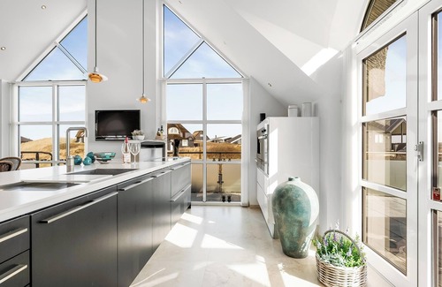 Sondervig Cottage | Spacious 5 Bedroom Getaway in Ringkøbing with Pool