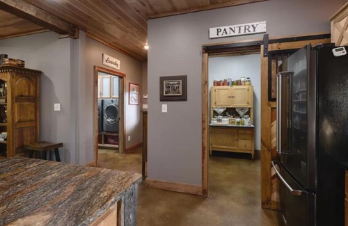 Belfast Villa | Distinctive Ranch Stay with Family-Friendly Amenities