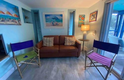 Bowens Addition House | Unique Houseboat on Dry Lot