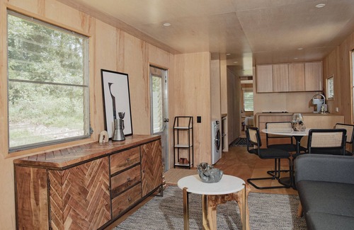 Port Ewen House | Experience Unique Hudson Valley Glamping with Heated Pool