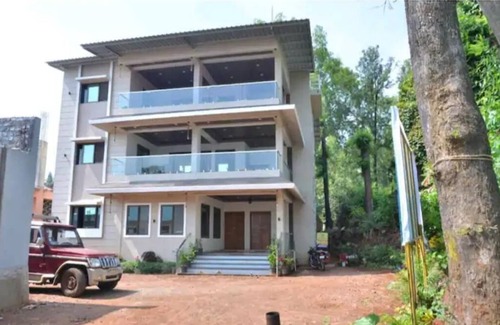Bhilar Apartment | Discover the Unique Inn at Villa Strawberry Farm