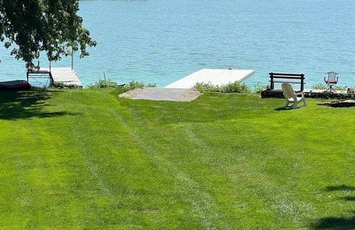 Beaver Dam Apartment | Cozy Lake Condo Steps from Downtown: Pet and Child Friendly