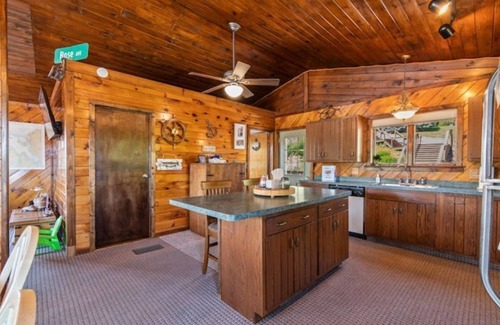 Wolcott House | Unforgettable Overwater Lake House on Sodus Bay, Ontario